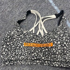 Orangetheory Lulu sports bra.
